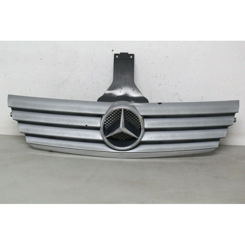 2002-2005 MERCEDES BENZ C-CLASS W203  Grille 2038800383