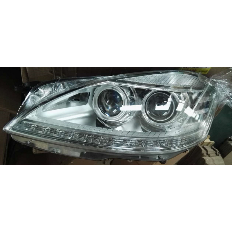 Benz W221 HEAD LAMP/2218207339